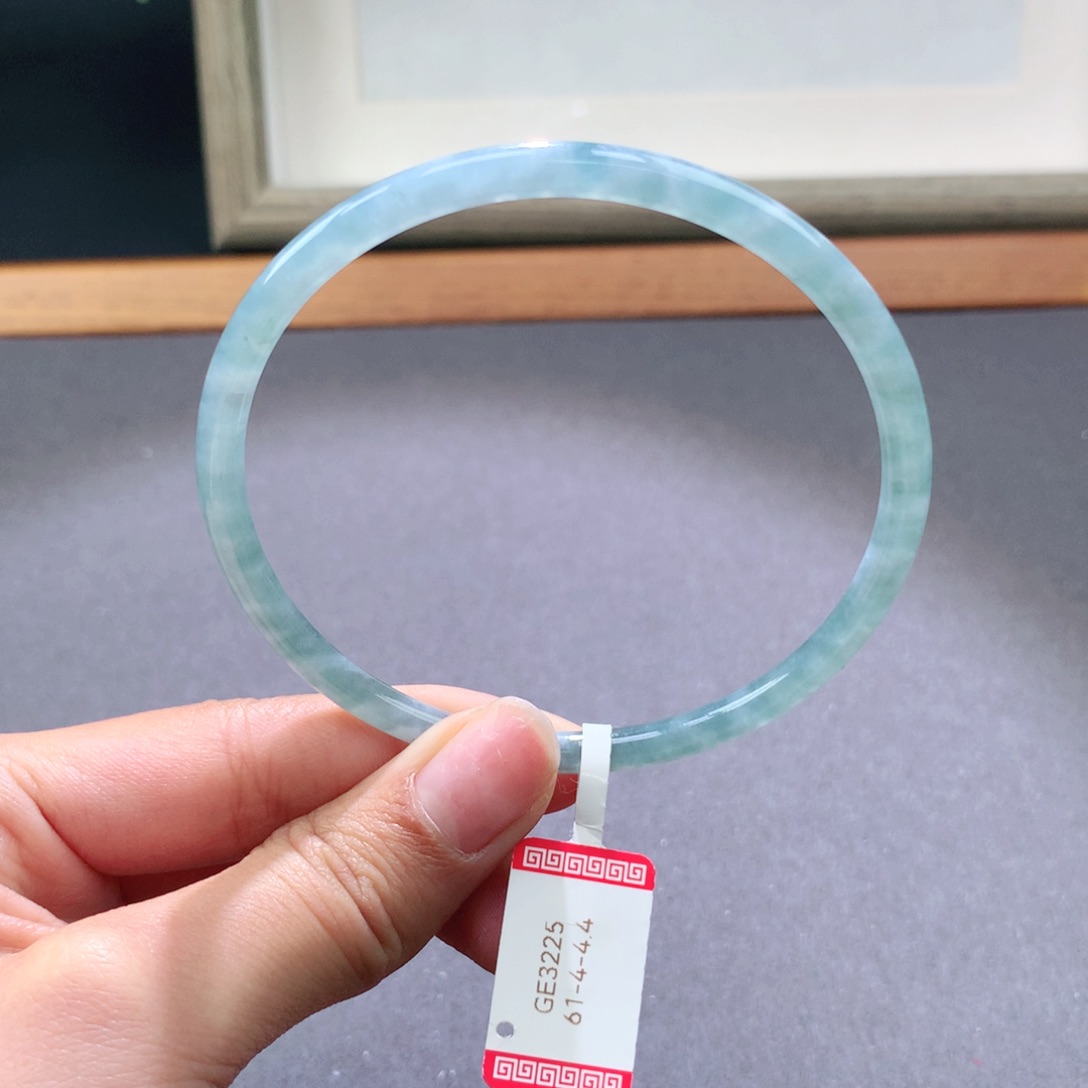 翡翠手镯未镶嵌天然翡翠手镯叮当镯