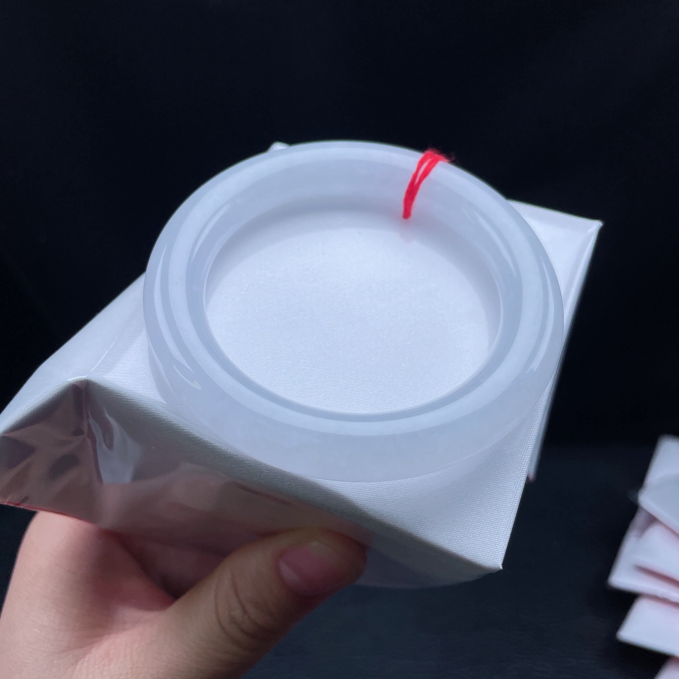 54圈冰糯白月光圆条手镯 有纹