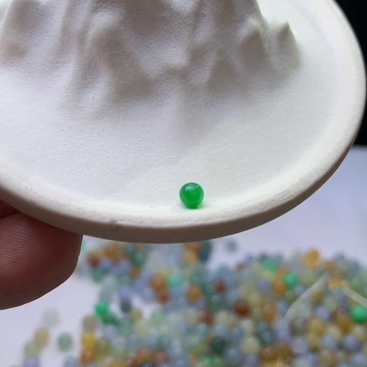 翡翠颈饰未镶嵌猪猪