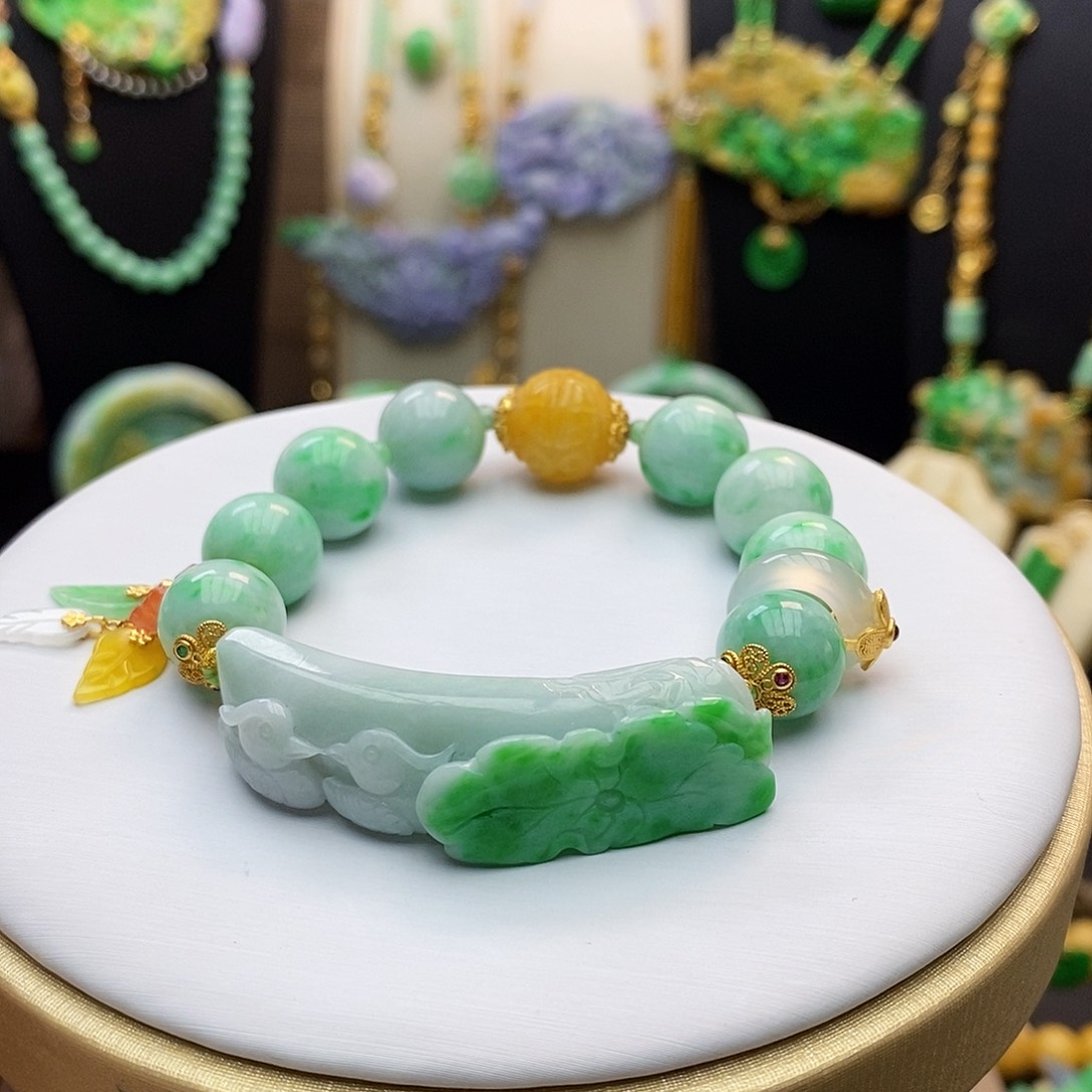 翡翠手链未镶嵌天然