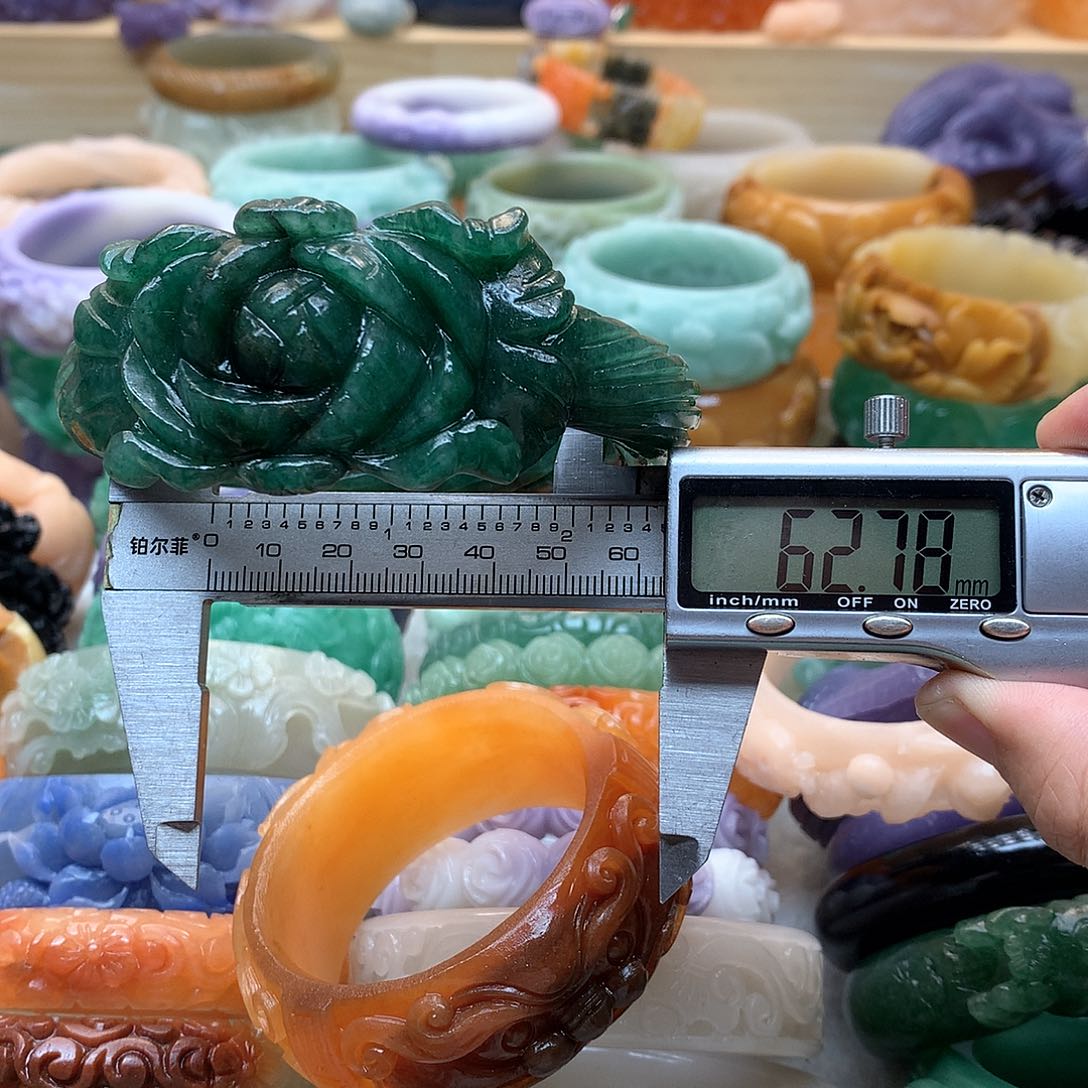 未镶嵌手镯石英质玉