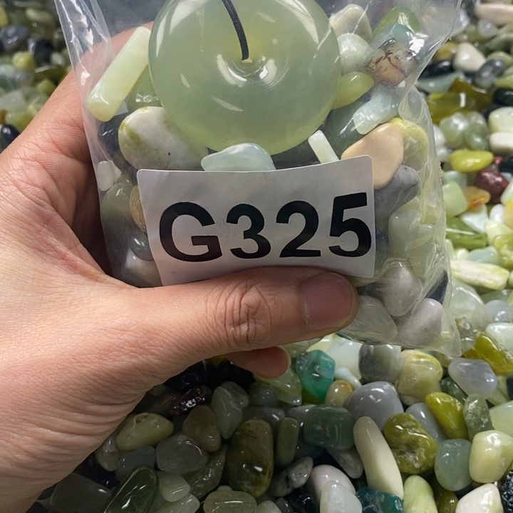 蛇纹石玉鱼缸石未镶嵌