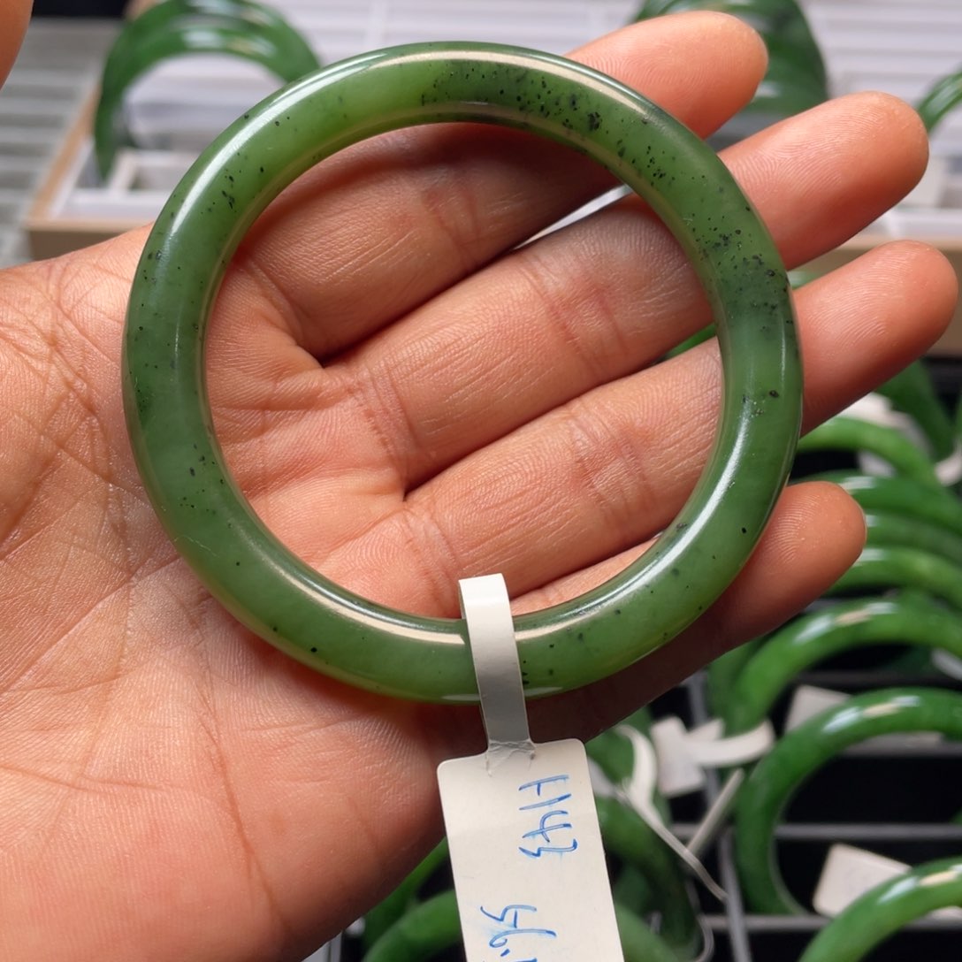 和田玉（碧玉）手镯未镶嵌