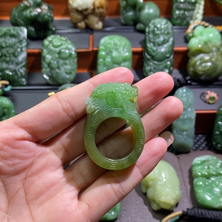 未镶嵌和田玉挂件