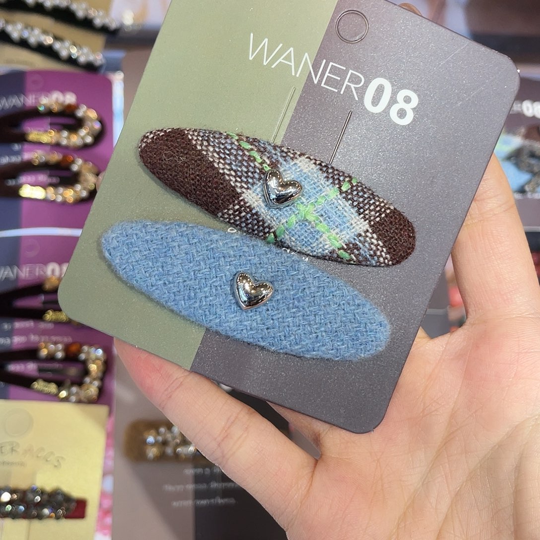 布艺非金属蓝格爱心