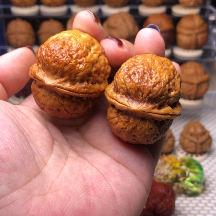 文玩核桃把件42放漏。团凤绣球42尺