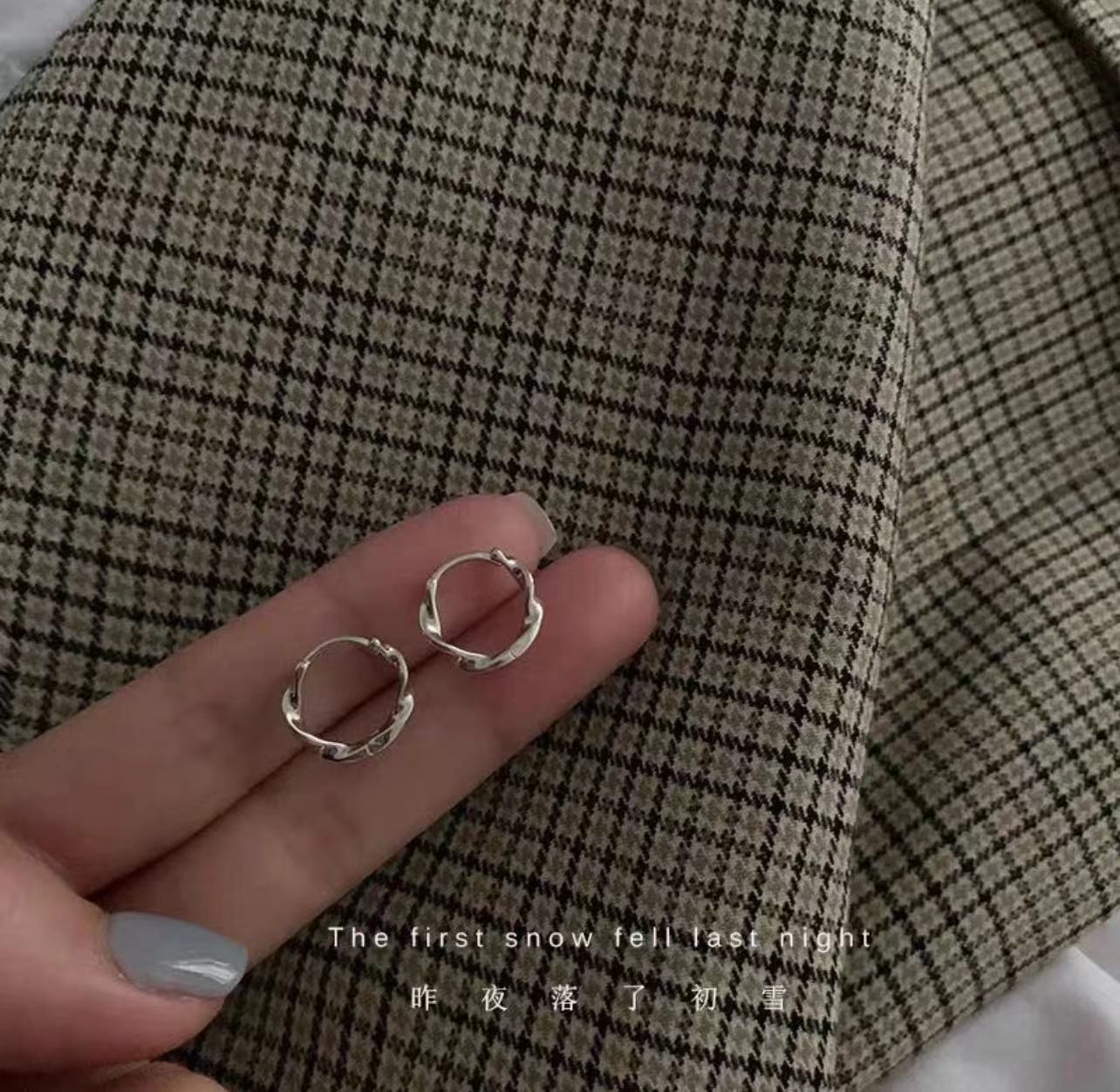 足银手链 （54号）1g莫比乌斯耳环