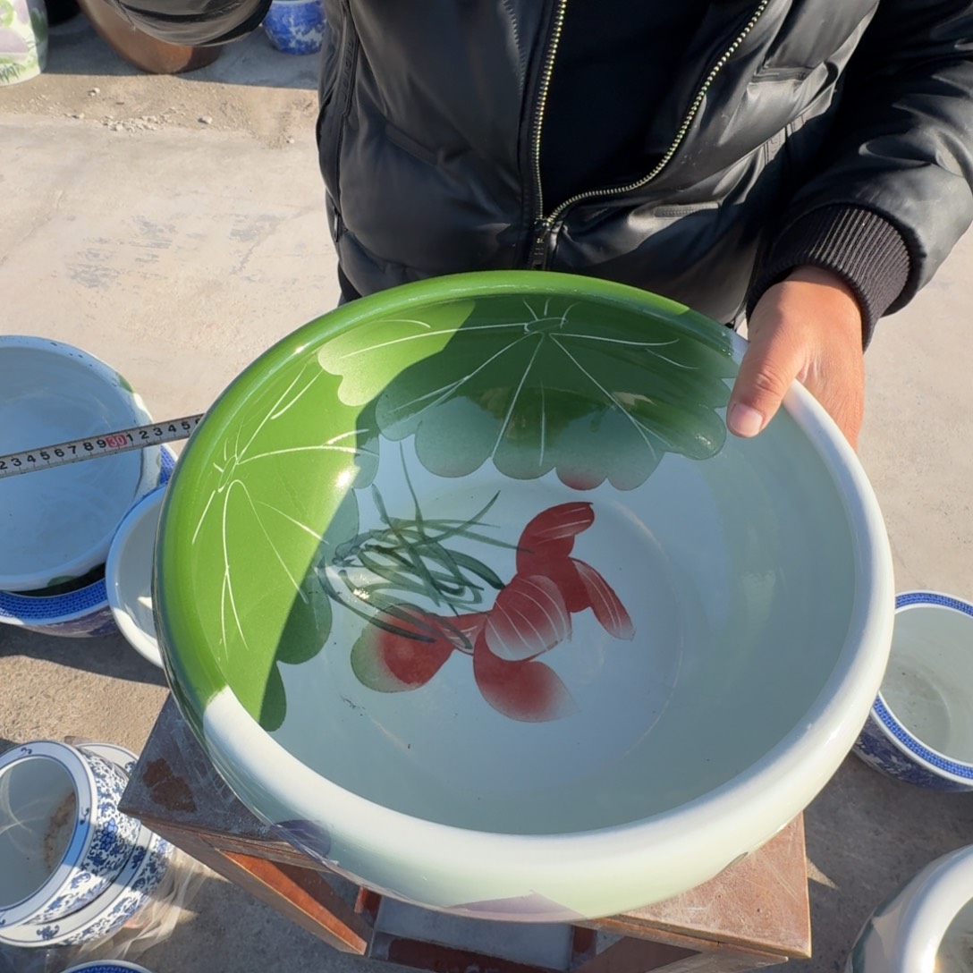 瓷片直径32，高14。。。