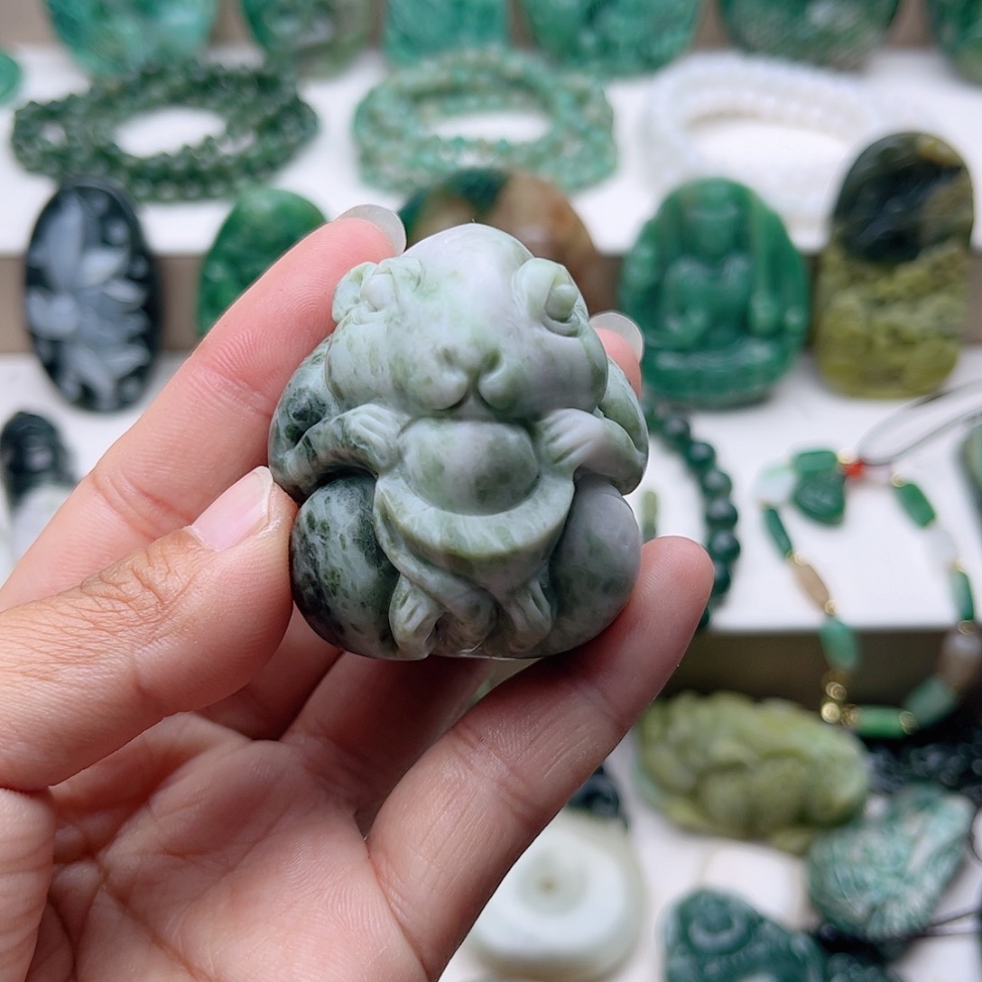 独山玉挂件未镶嵌