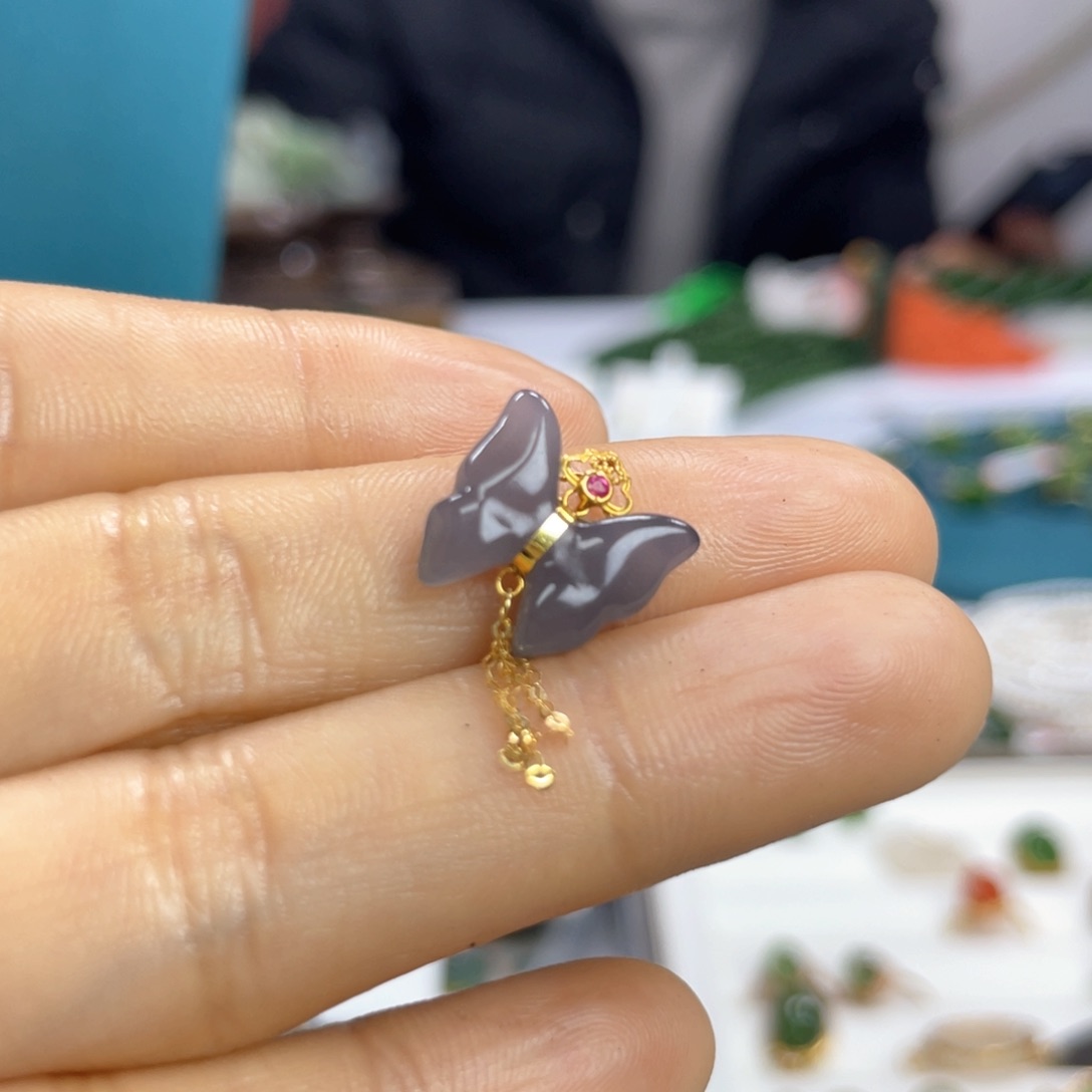 和田玉颈饰18K金镶嵌