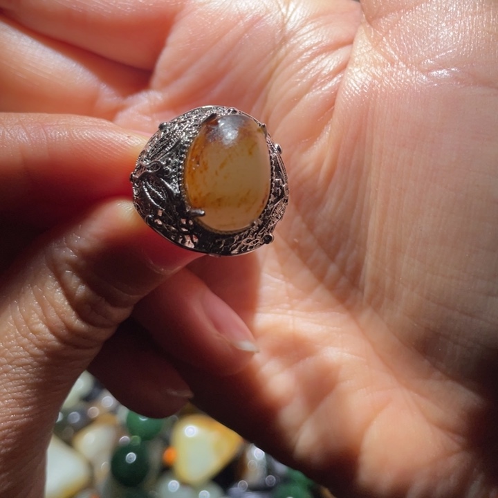 未镶嵌戒指和田玉