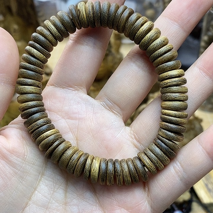 沉香手串文莱片珠单圈11.7克