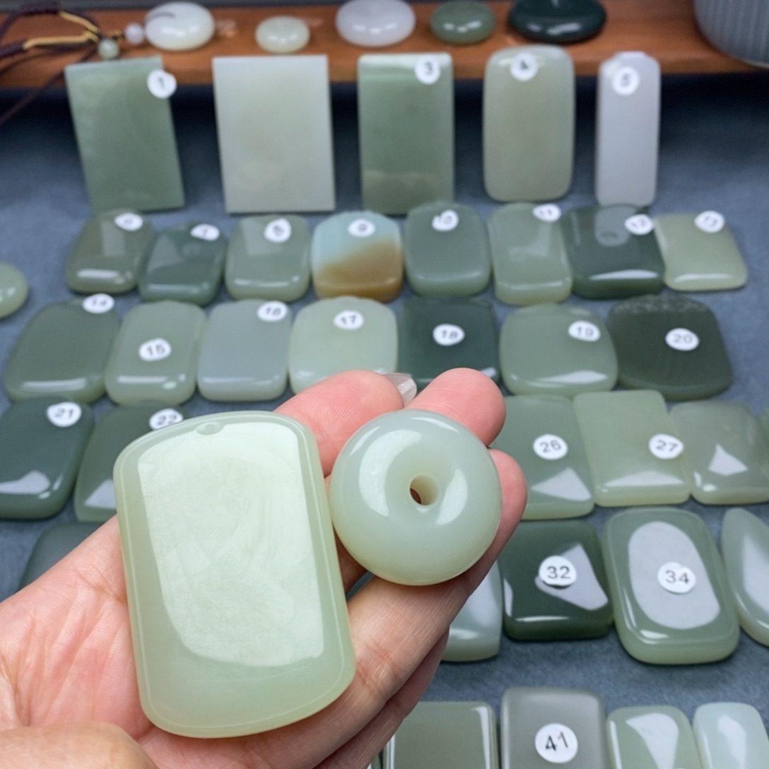 和田玉颈饰未镶嵌M****y