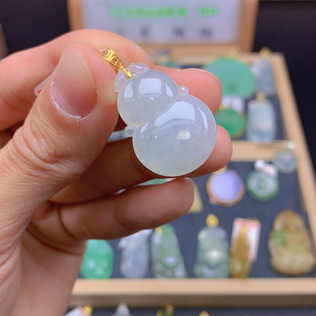 翡翠颈饰18K金镶嵌翡翠