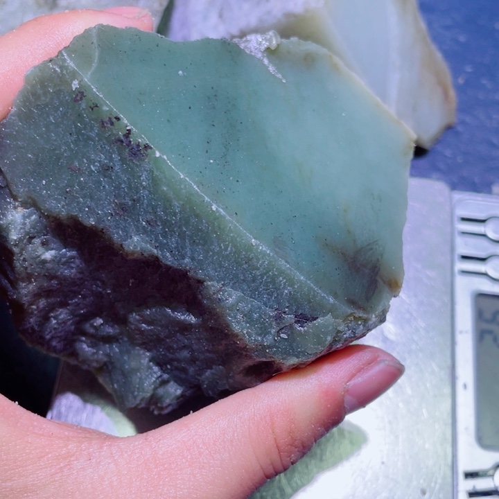 和田玉未镶嵌珠宝半成品