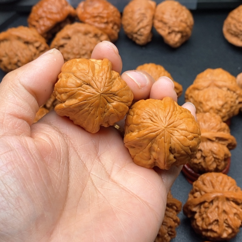 【闪购商品】文玩核桃把件金蟾尊三棱