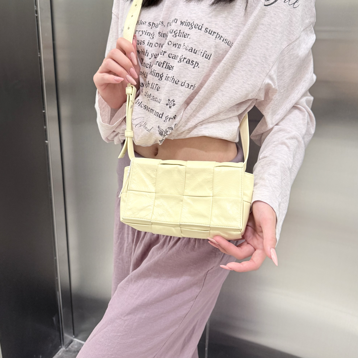 95新 BOTTEGA VENETA/葆蝶家 bv奶黄色编织腰包斜挎包