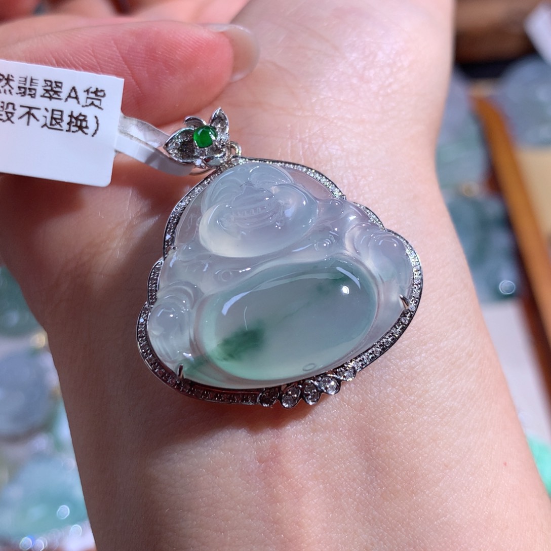 翡翠颈饰18K金镶嵌佛公