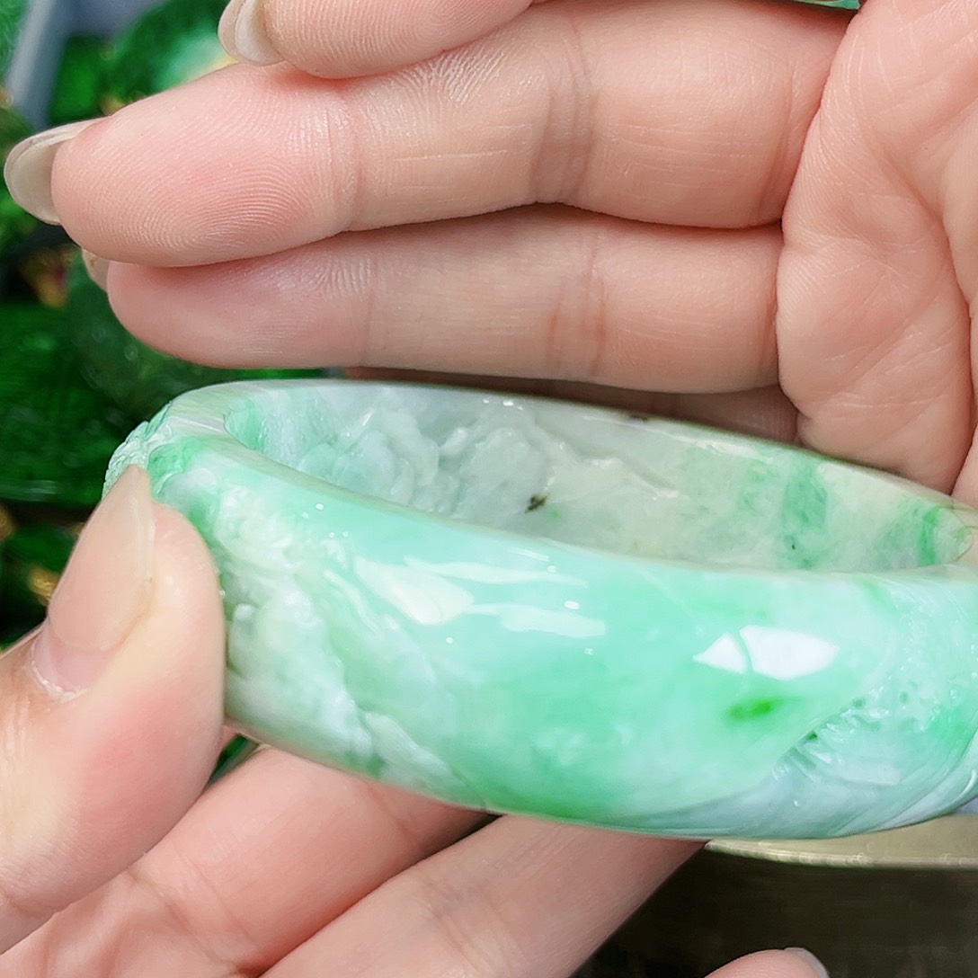 翡翠颈饰未镶嵌手镯60-61