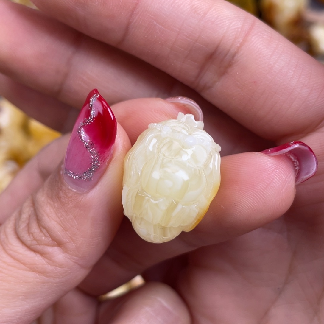 琥珀裸石未镶嵌蜜蜡