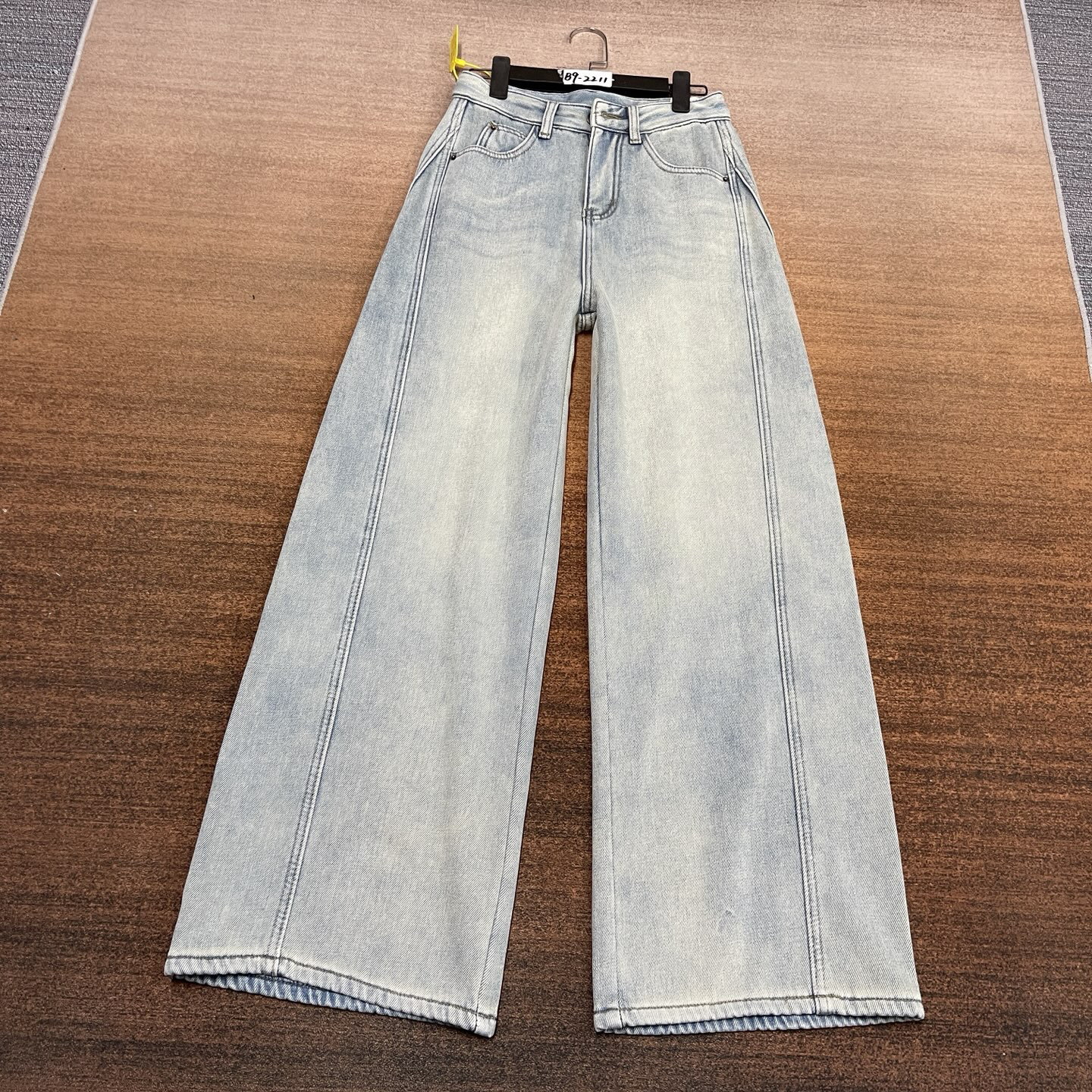 #B9-2211 加绒-厚绒 浅蓝美式个性弯刀裤 无弹软牛仔（不换退）