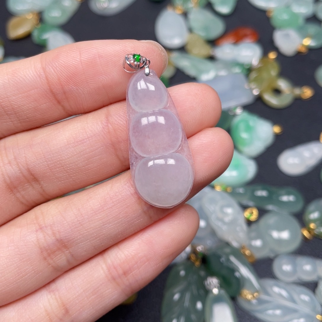 翡翠颈饰18K金镶嵌翡翠