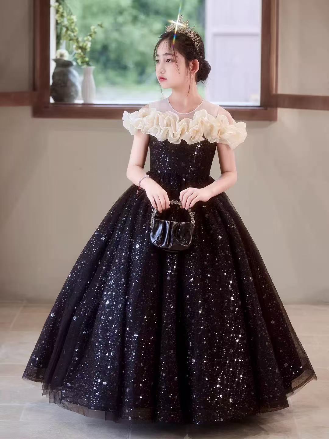 阳阳家童装礼服直播间拍