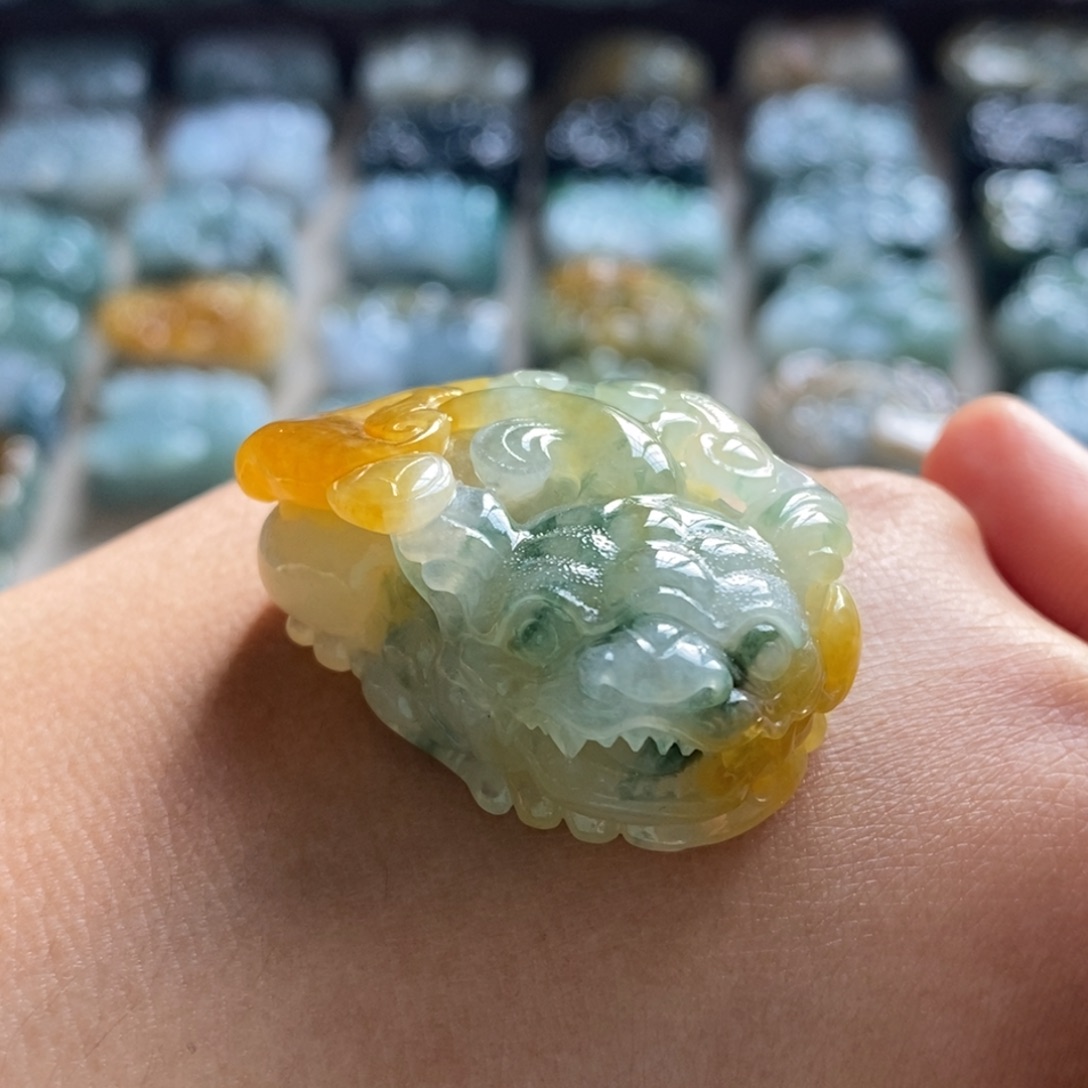翡翠未镶嵌颈饰天然翡翠貔貅吊坠
