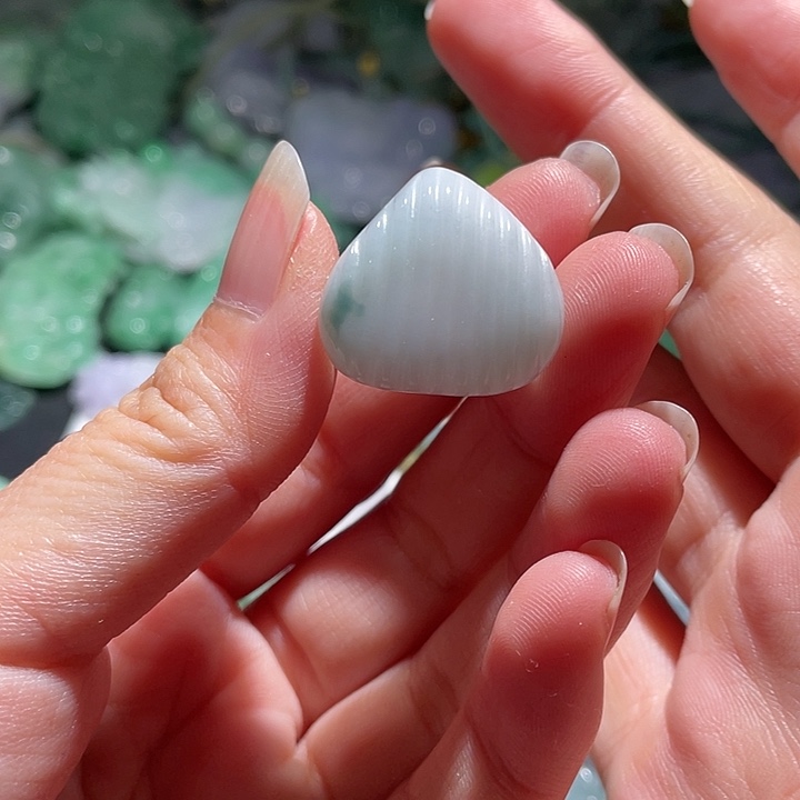 颈饰未镶嵌翡翠天