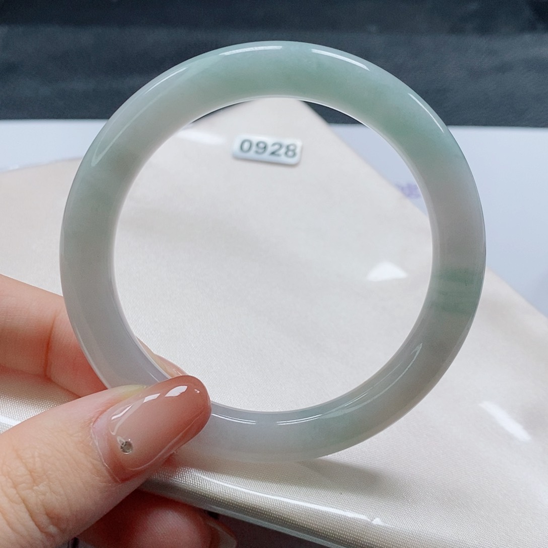 【闪购商品】未镶嵌手镯（圆镯）翡翠421号