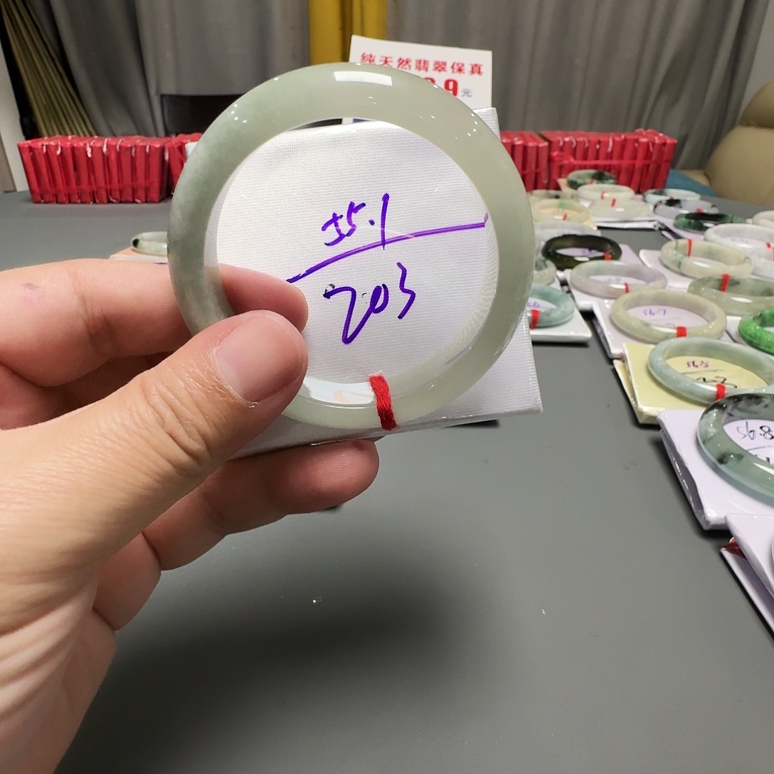 米***妈翡翠未镶嵌手镯福利有包容