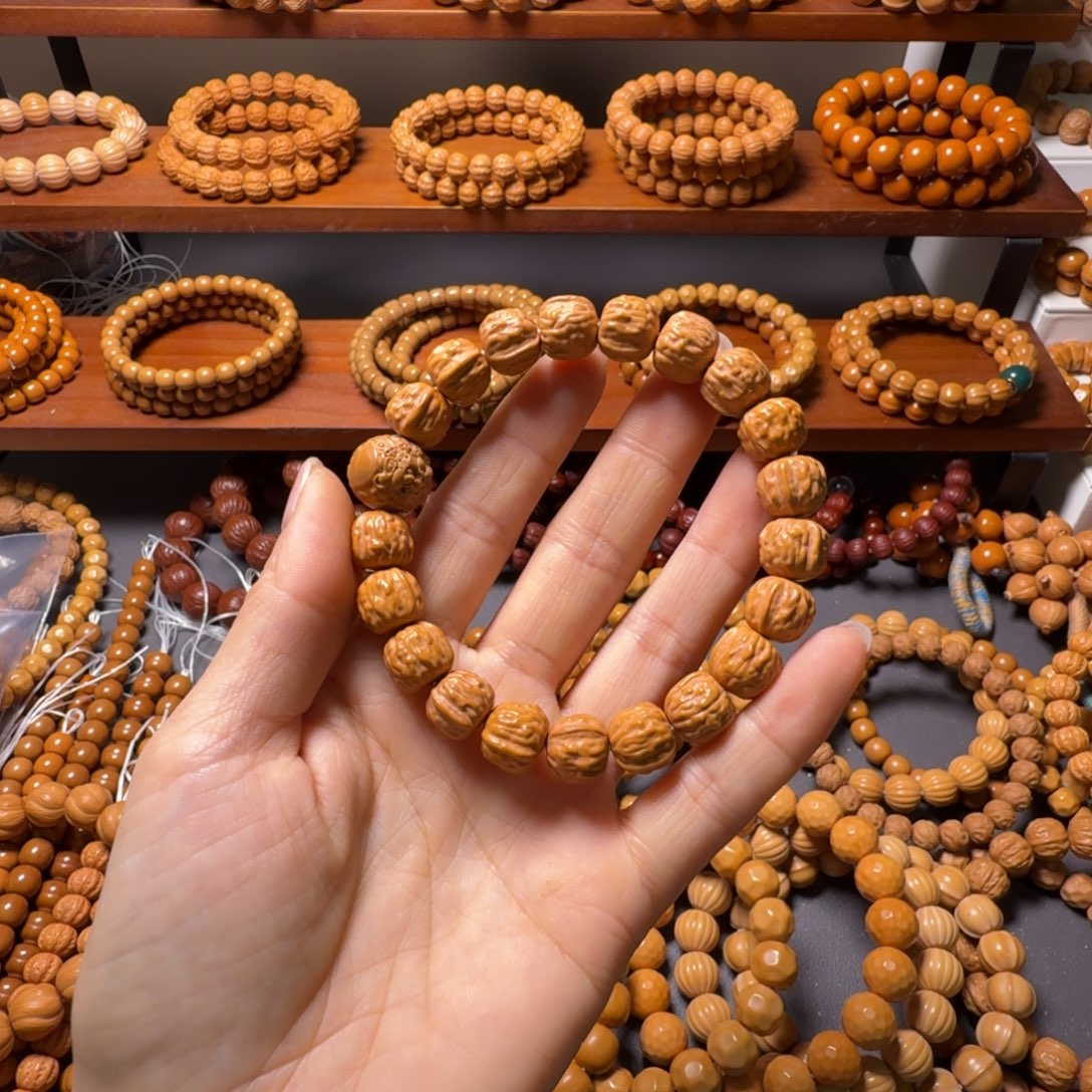 陕****吊坠猴头核桃蛤蟆头