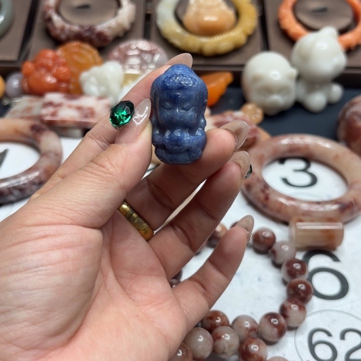 石英岩玉合金颈饰