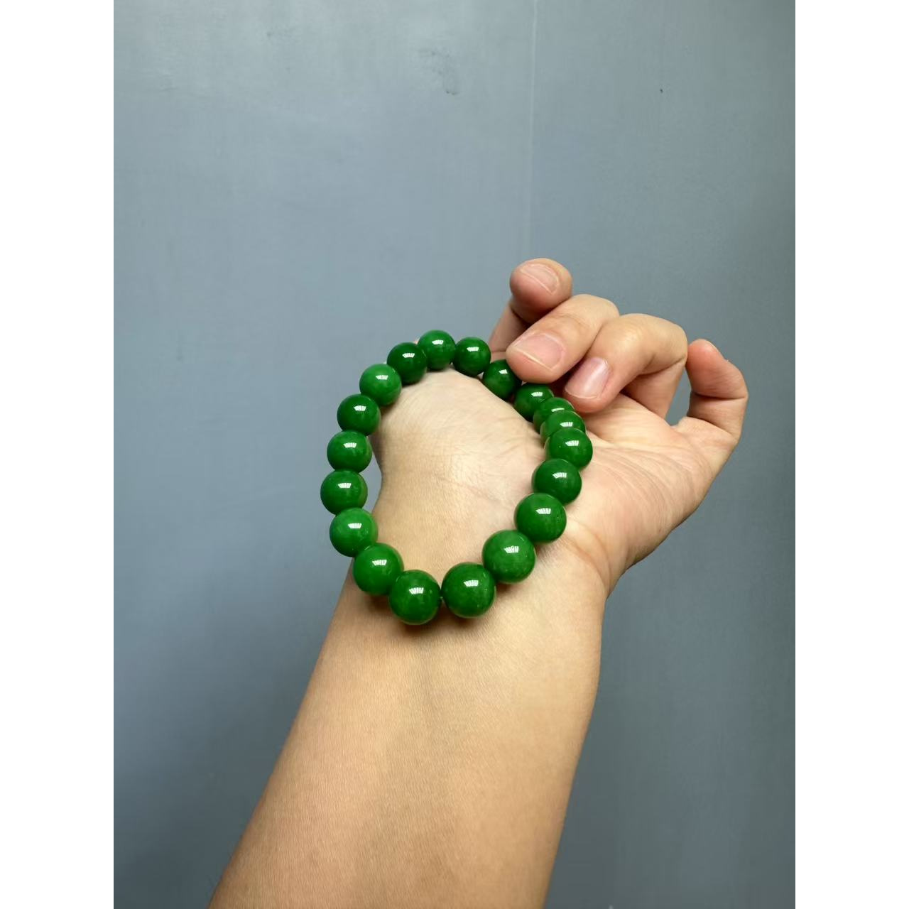 翡翠辣绿手链手串10mm