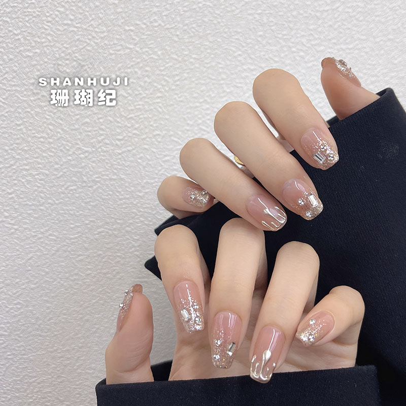 【闪闪惹人爱】珊瑚纪夏日显白美甲流行气质简约温柔穿戴甲