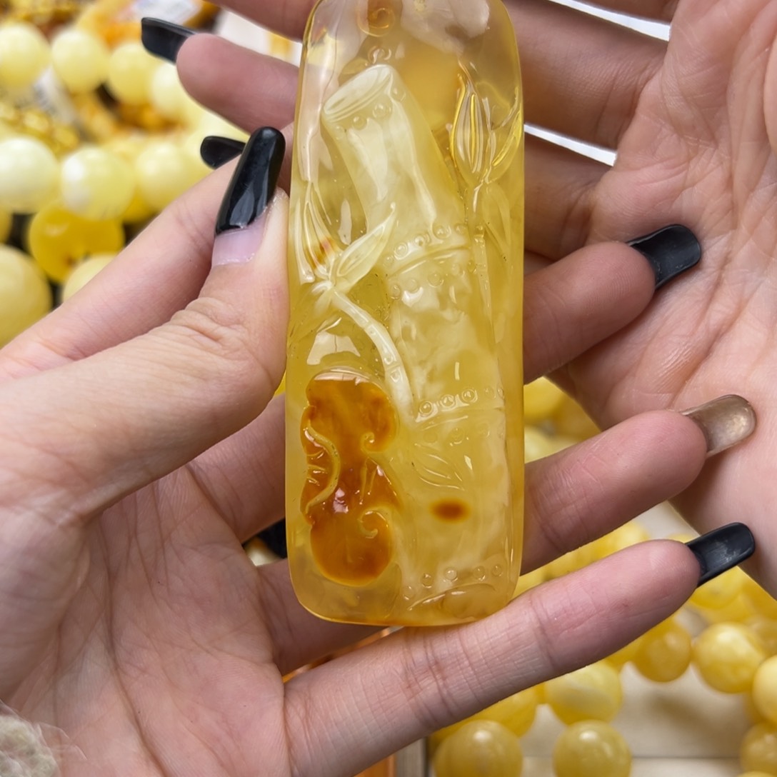 琥珀珠宝奇石未镶嵌