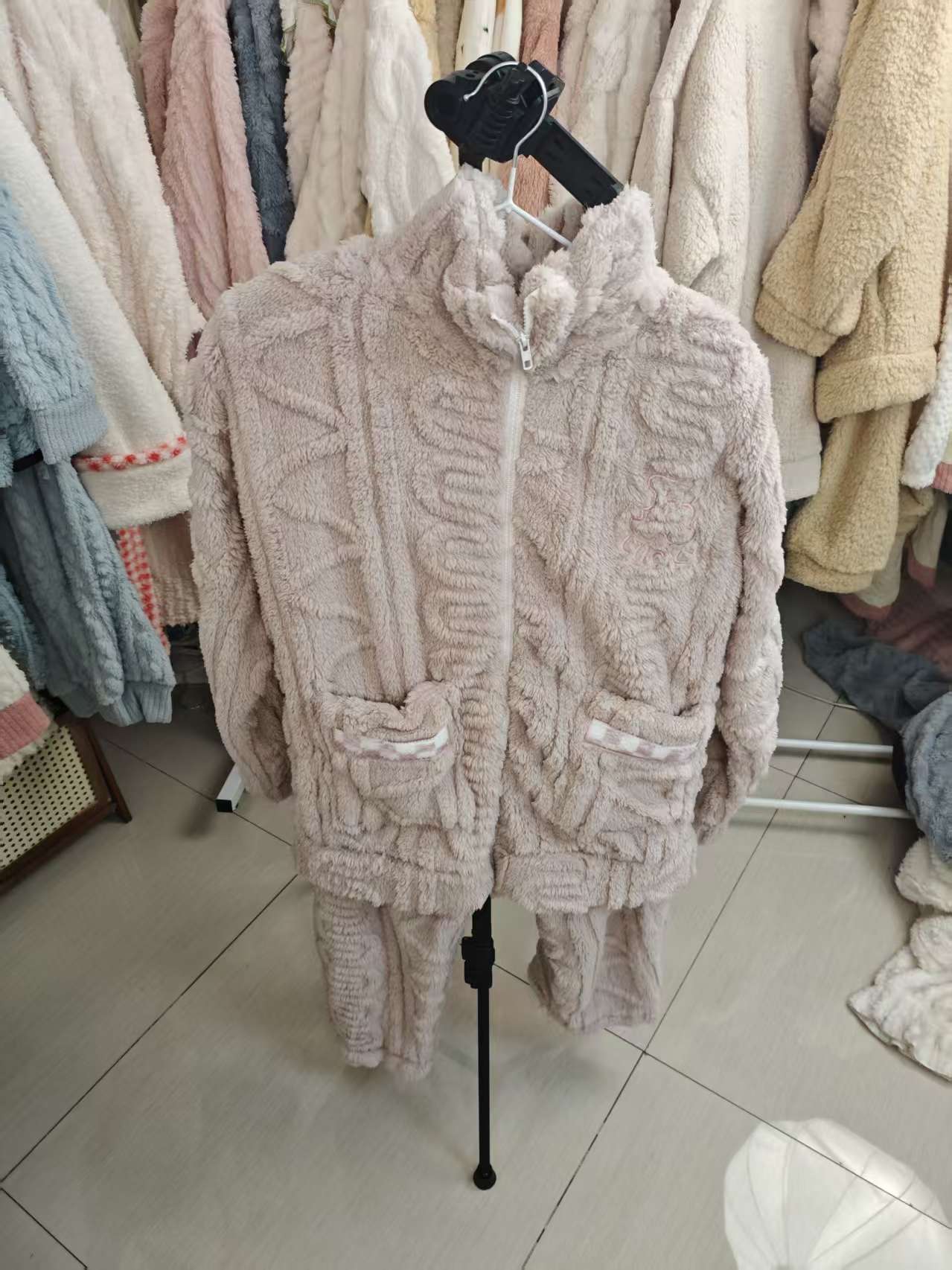 冬季珊瑚绒女生家居服套装CUOKY刺绣图案浅紫色