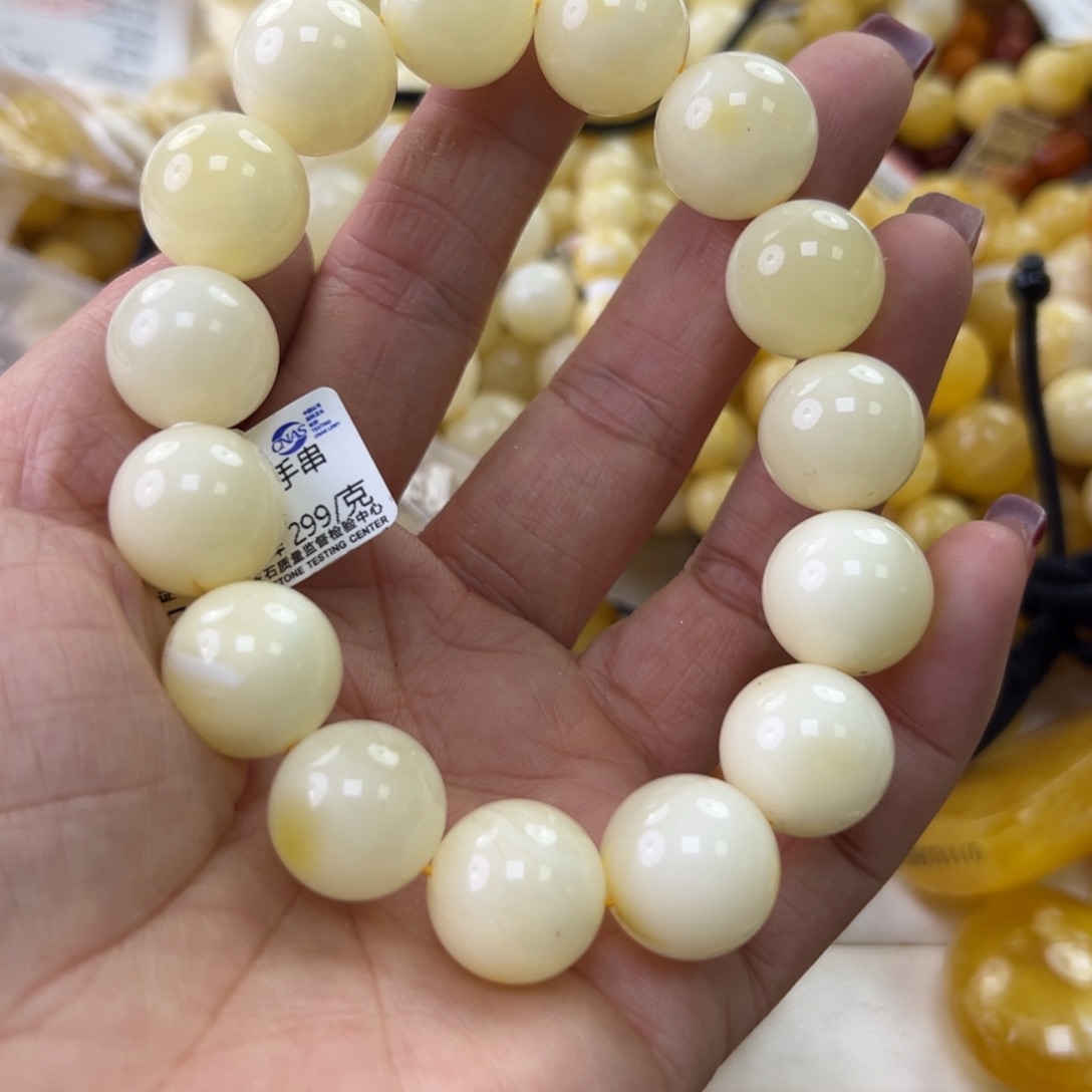 琥珀珠宝奇石未镶嵌