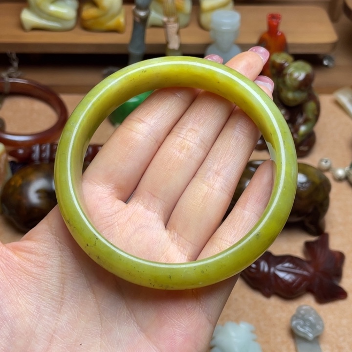 蛇纹石玉未镶嵌颈饰66