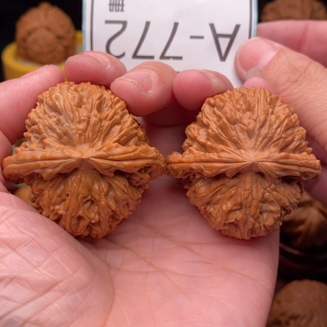 文玩核桃把件闷白43