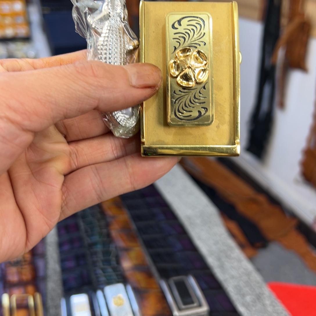 z***江金色花开一套，鳄鱼仔片一个