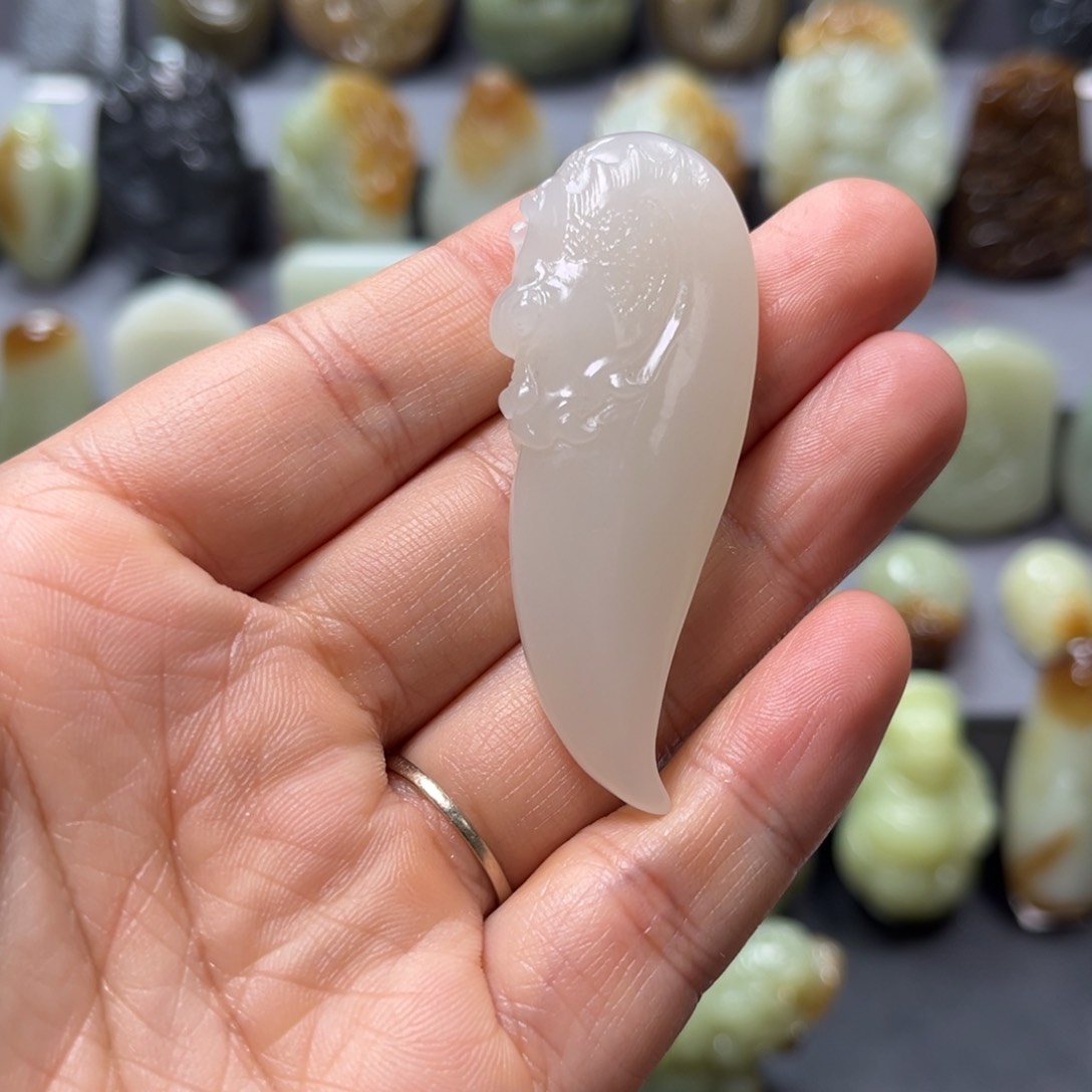 和田玉颈饰未镶嵌