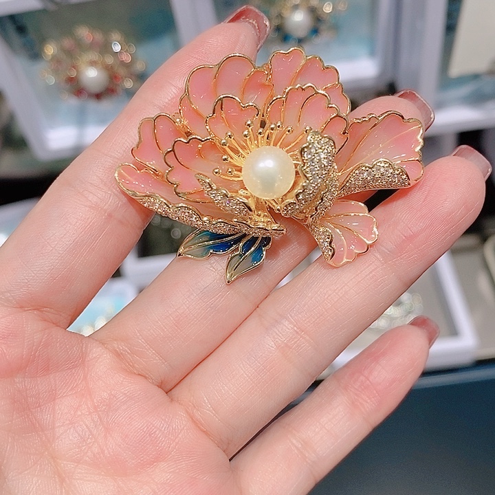 锆石铜合金牡丹花胸针 粉色