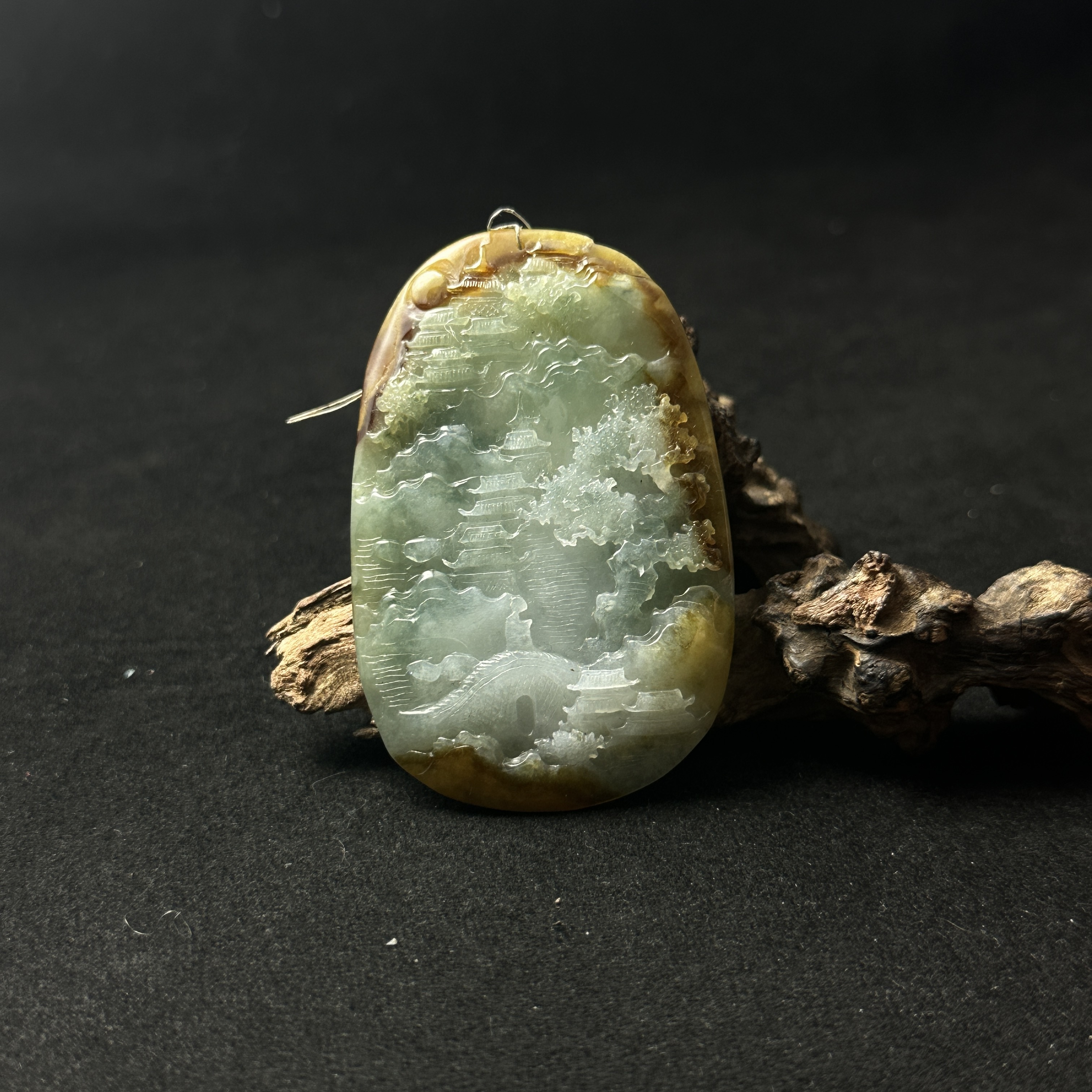 【诚翠拍品第一百一十八期午】翡翠35吊坠LFS2078