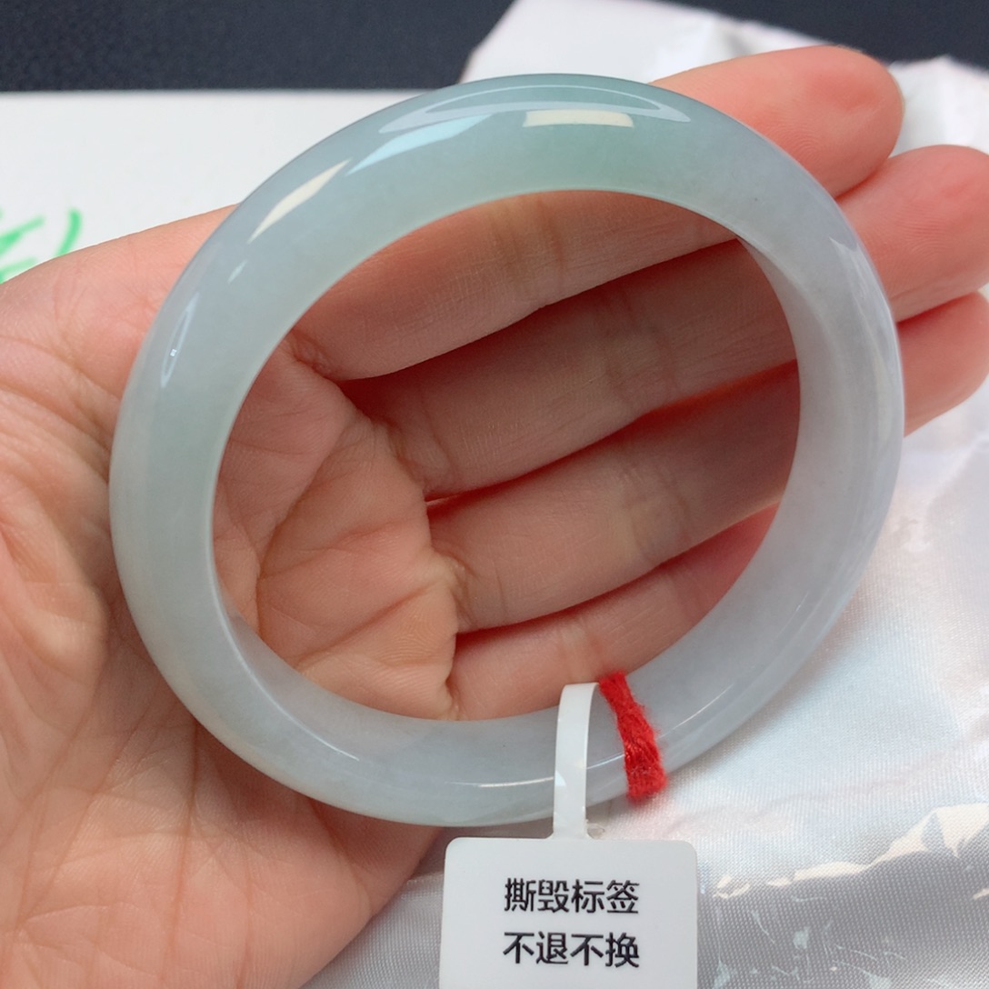 翡翠手镯未镶嵌59圈
