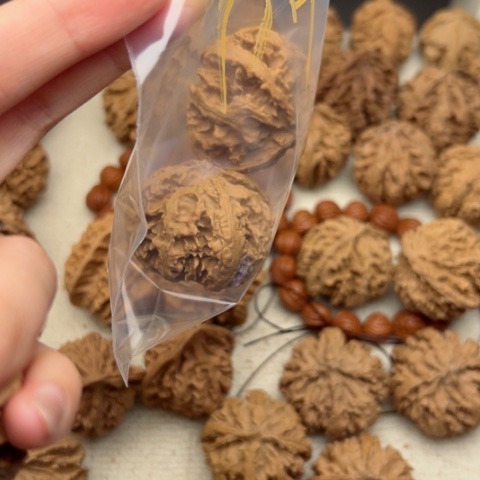 桃核吊坠好****，秦岭山脉的一个11