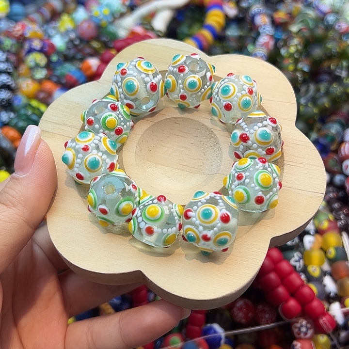 琉璃颈饰单颗价格四个起拍（喊我选）