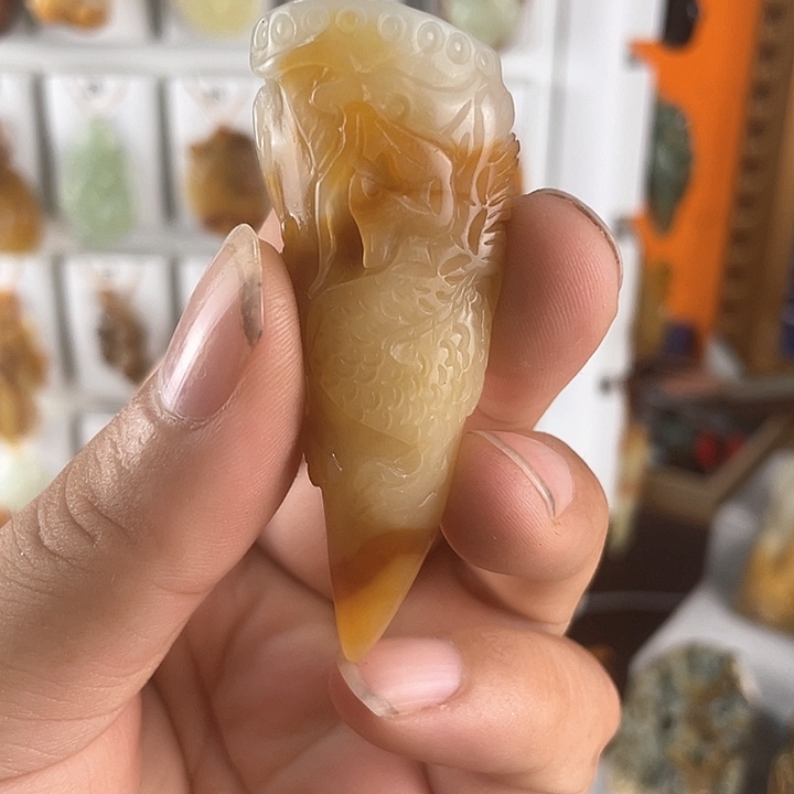 蛇纹石玉未镶嵌颈饰波***O