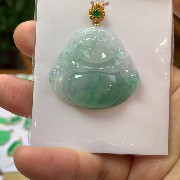 翡翠颈饰18K金镶嵌翡翠吊坠