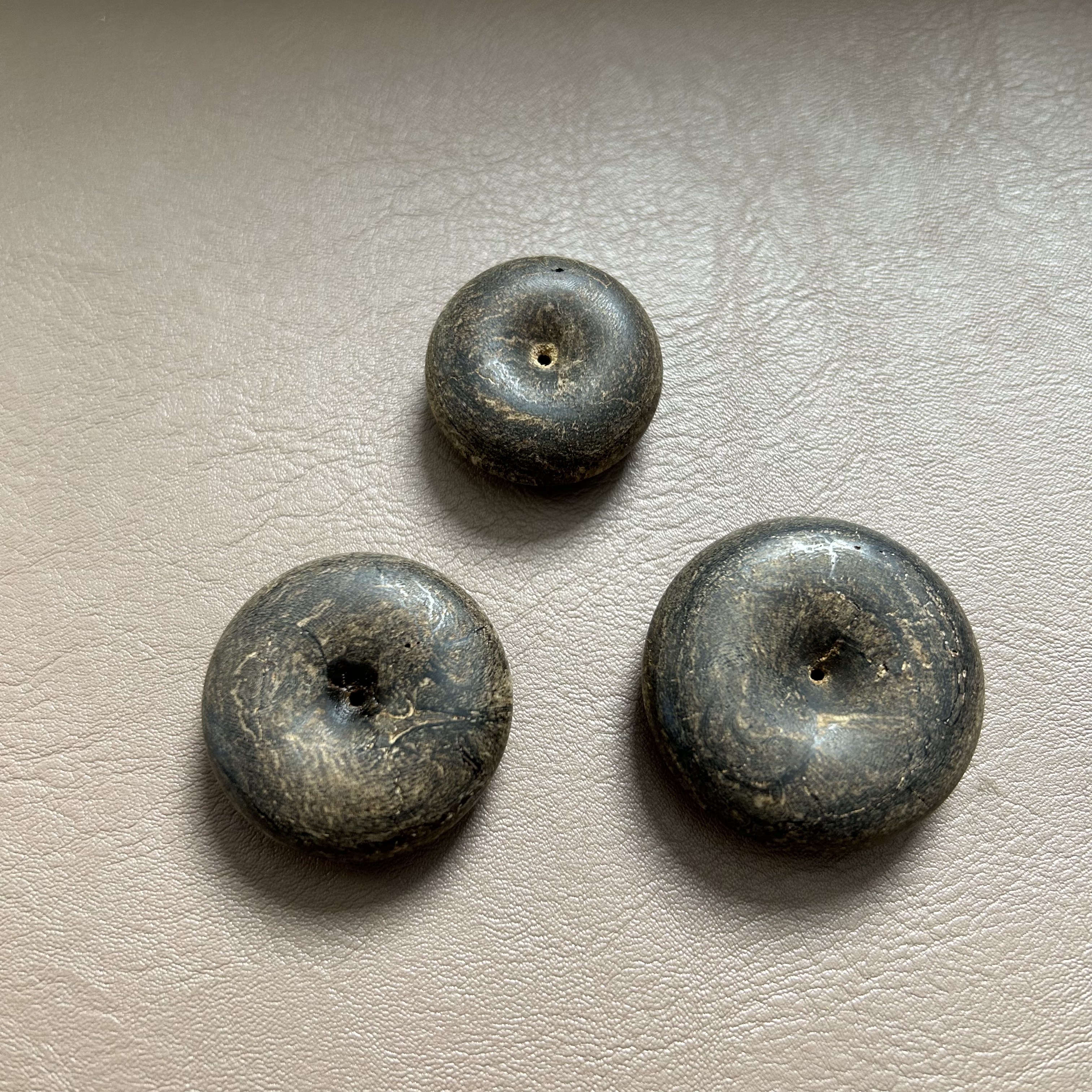 1800克价莱特黑奇楠沉香沉水平安扣